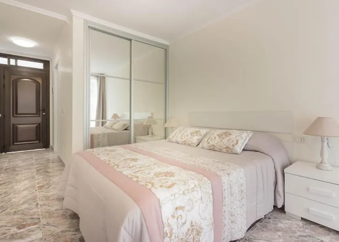 Tenerife Olympia Hotel-playa De Americas. Balcony, Sea View & Pool Daire